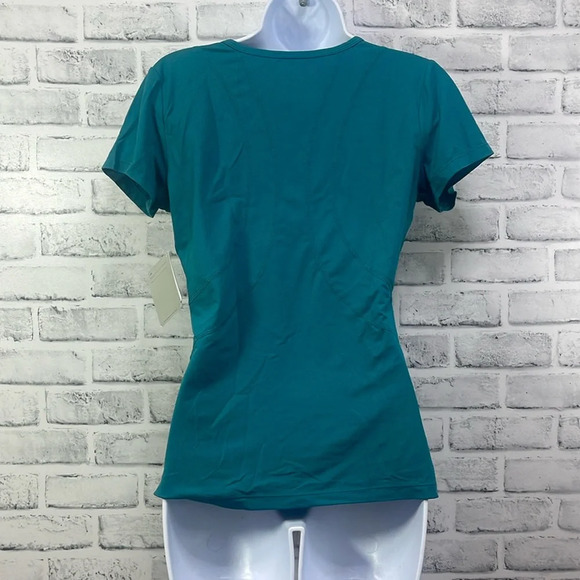 Reebok Dynamic Harbor Blue Slim Fit Scoop Neck Moisture Control Top Small NWT - Picture 3 of 9